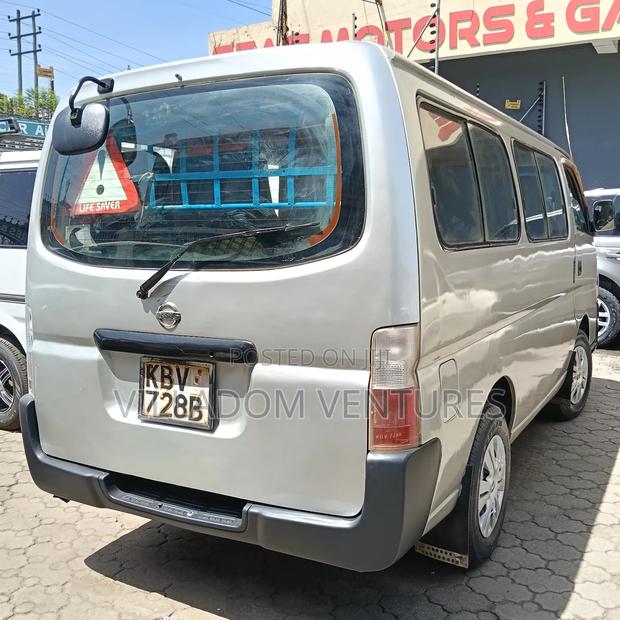 Nissan Caravan (Urvan) 2012 Silver - thumbnail 2