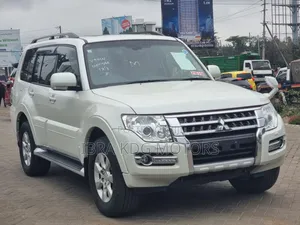 Mitsubishi Pajero 2019 White