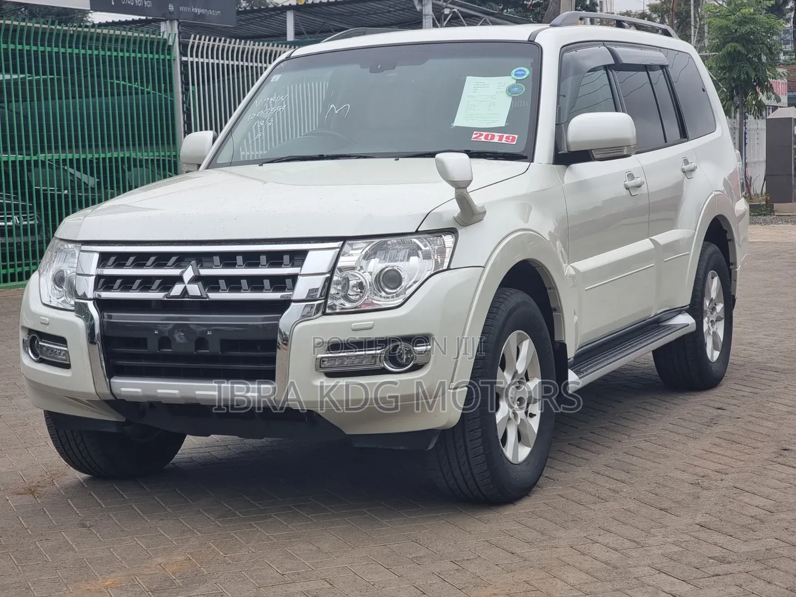 Mitsubishi Pajero 2019 White