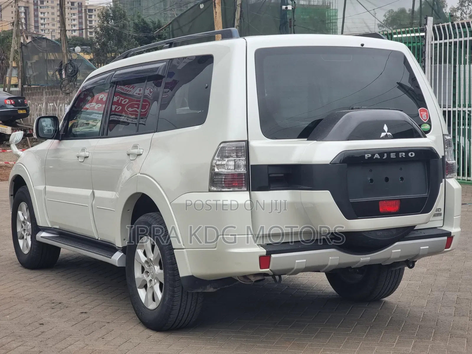 Mitsubishi Pajero 2019 White