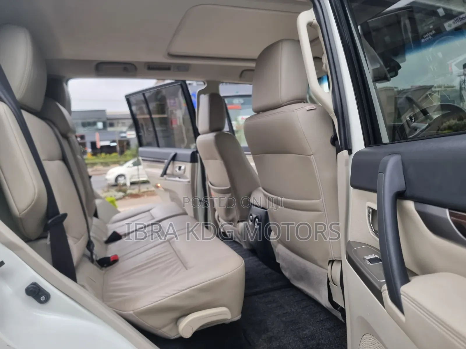 Mitsubishi Pajero 2019 White