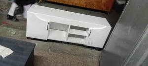 White Stand Tv in Goid Condition