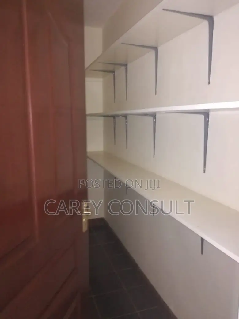 5bdrm Maisonette in Kitisuru for rent