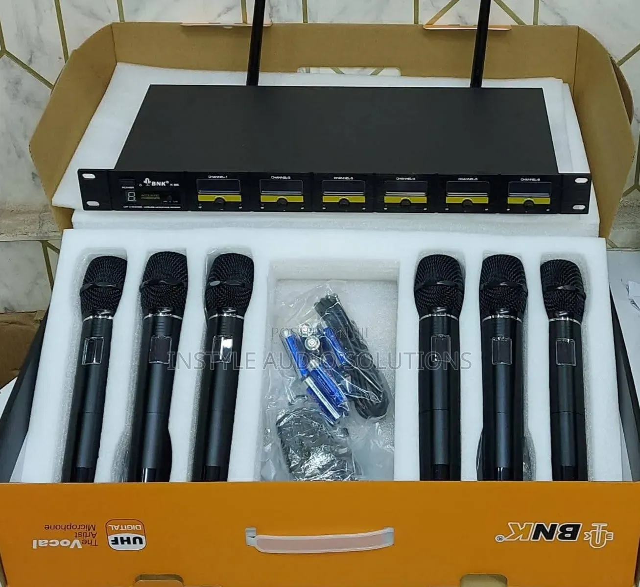 BNK 6 Wireless Hand Held High Performance Microphone