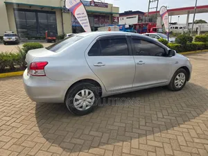 Toyota Belta 2007 Silver
