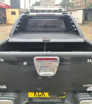 Toyota Hilux 2010 Black