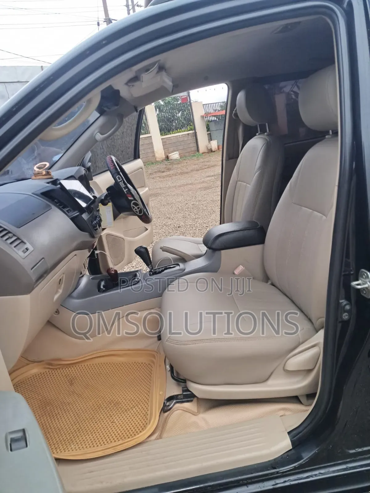 Toyota Hilux 2010 Black