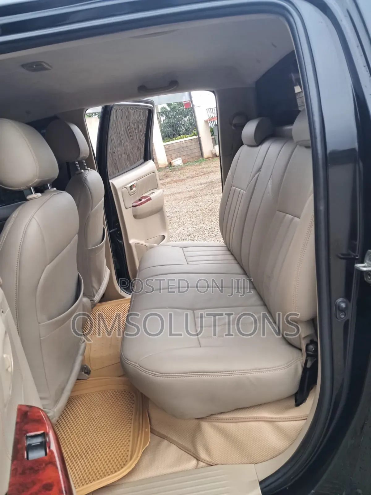 Toyota Hilux 2010 Black