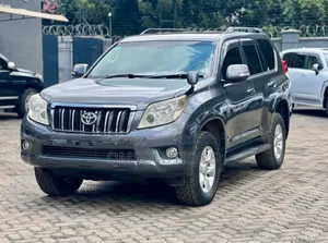 Toyota Land Cruiser Prado 2012 Gray