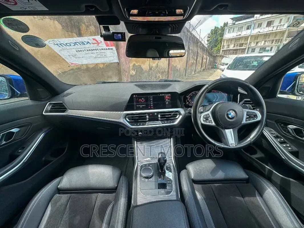 BMW 320i 2019 Blue