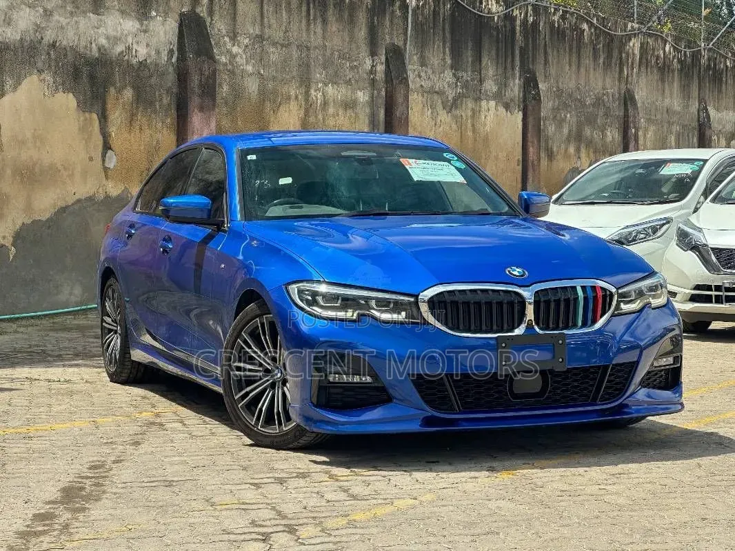 BMW 320i 2019 Blue