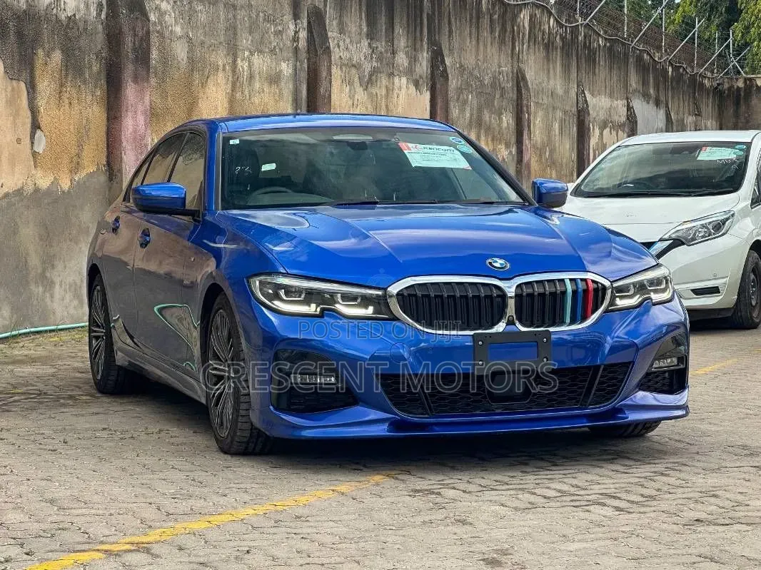 BMW 320i 2019 Blue