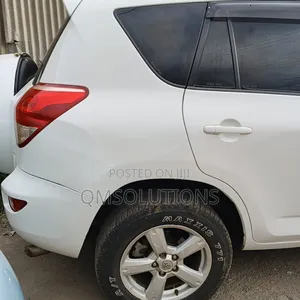 Toyota RAV4 2009 White