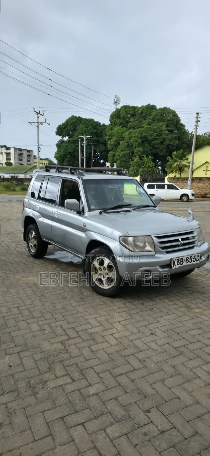 Mitsubishi Pajero 2000 Silver