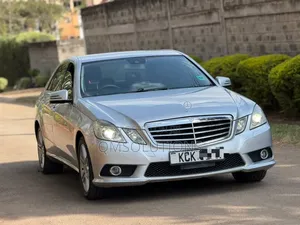 Mercedes-Benz E300 2009 White