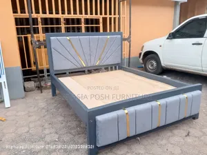 Grey Padded Bed Size 5 by 6