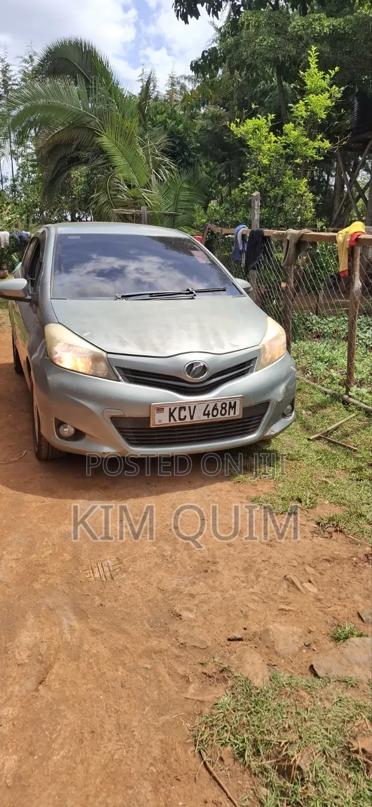 Toyota Vitz 2012 Silver