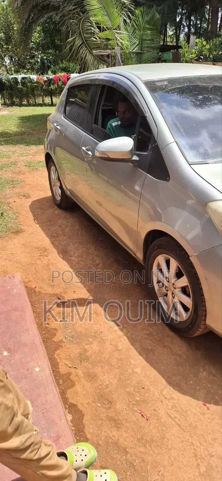 Toyota Vitz 2012 Silver