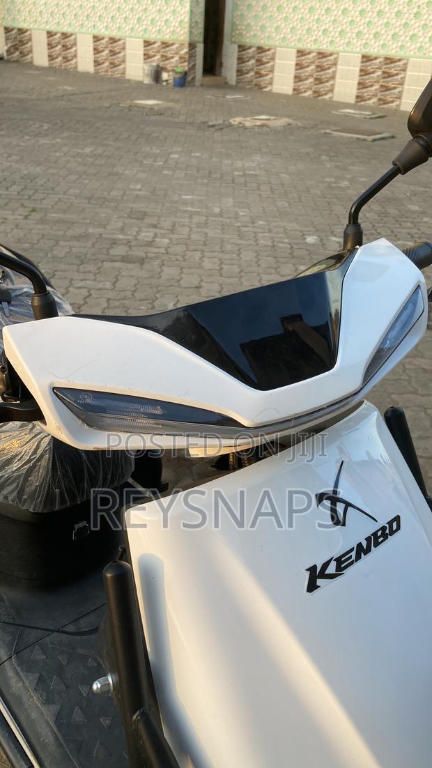 Motorcycle 2026 White - thumbnail 2