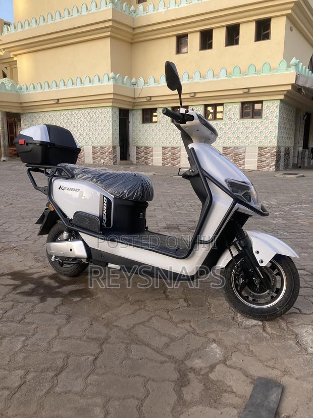 Motorcycle 2026 White - thumbnail 4