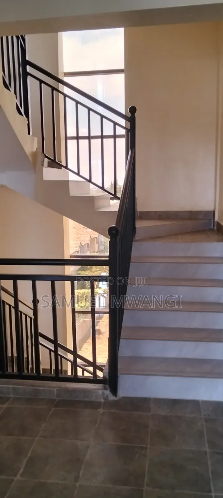 1bdrm Apartment in Gateway Mall Area for sale