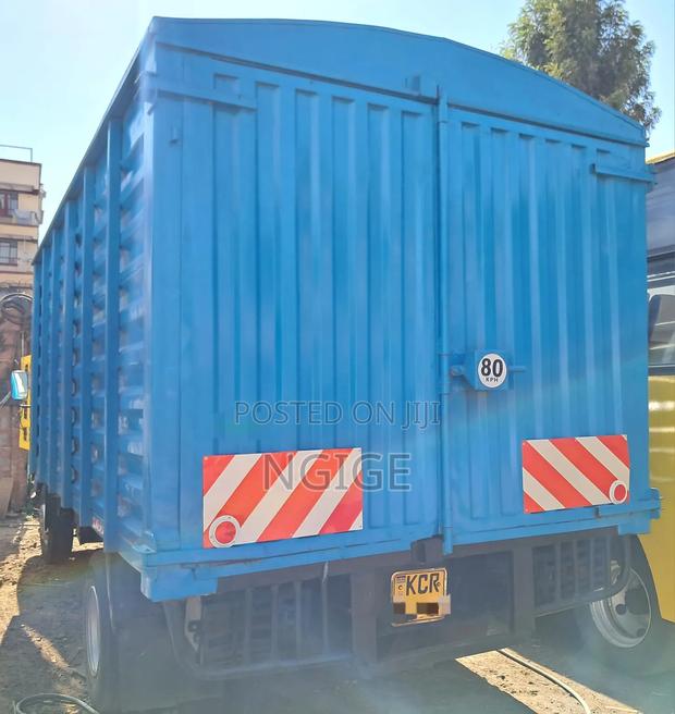 NPR Isuzu Lorry - thumbnail 4