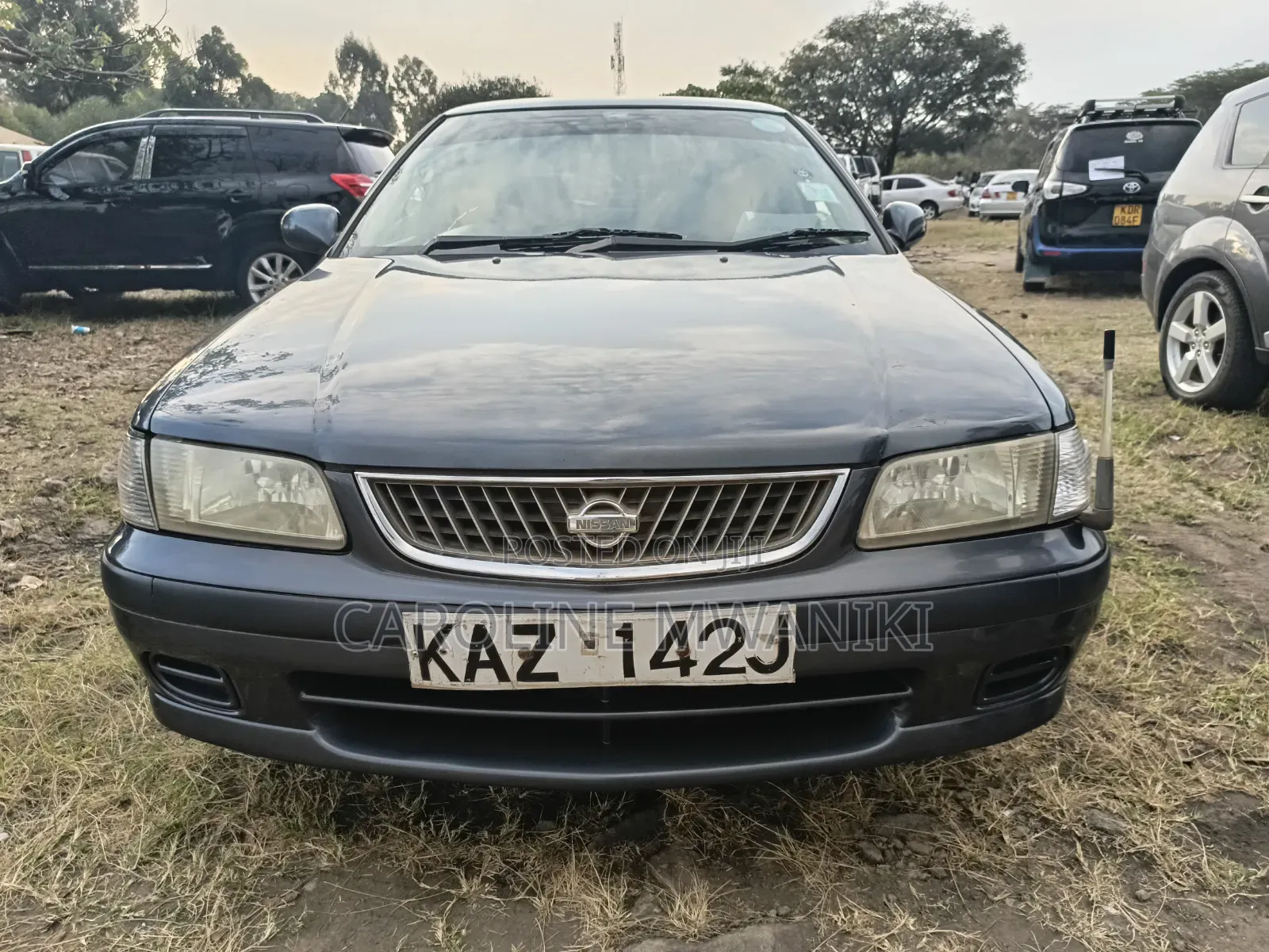 Nissan FB15 2000 Gray