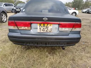 Nissan FB15 2000 Gray
