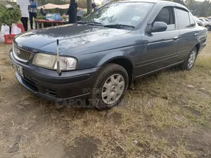 Nissan FB15 2000 Gray