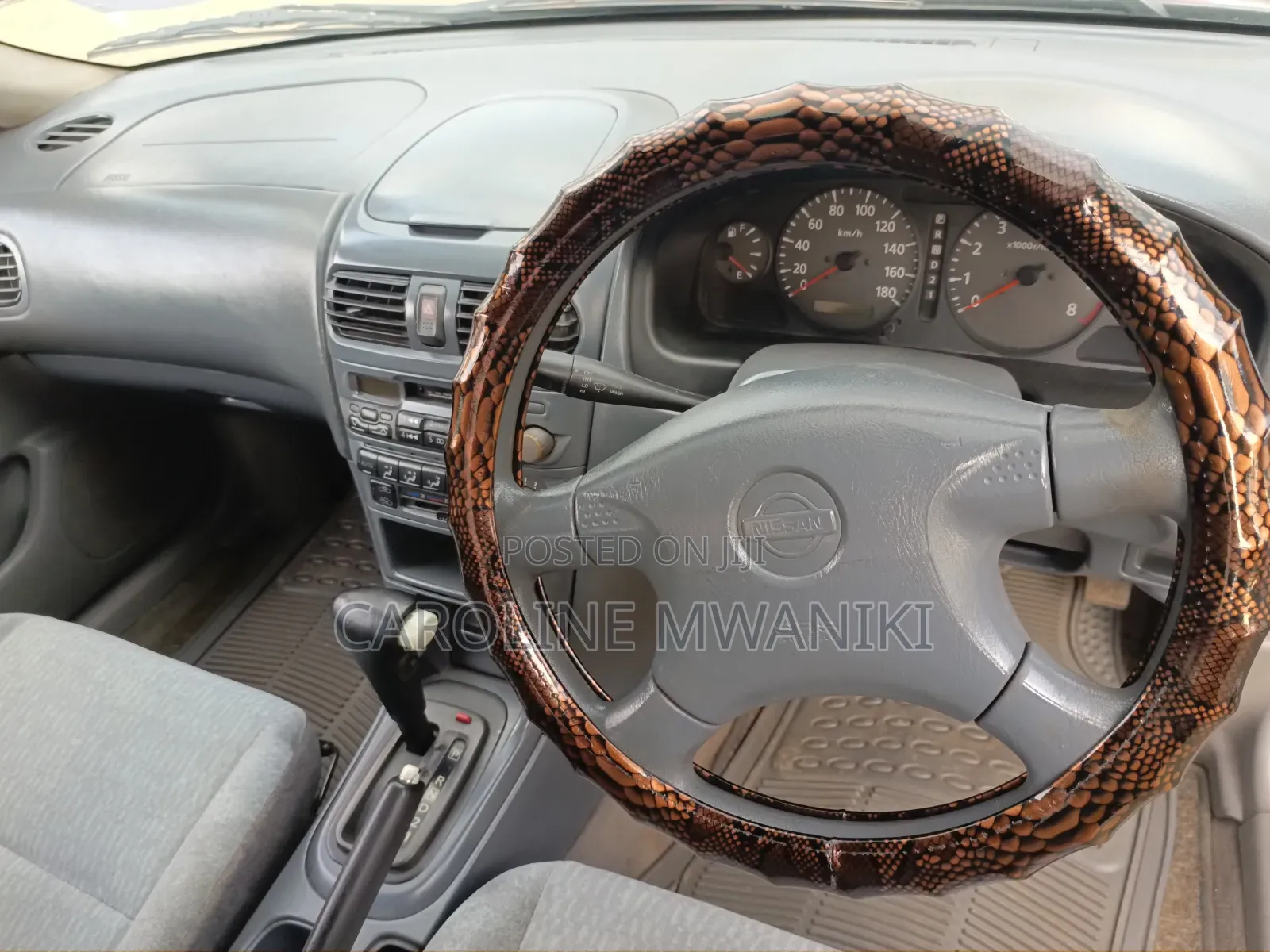 Nissan FB15 2000 Gray