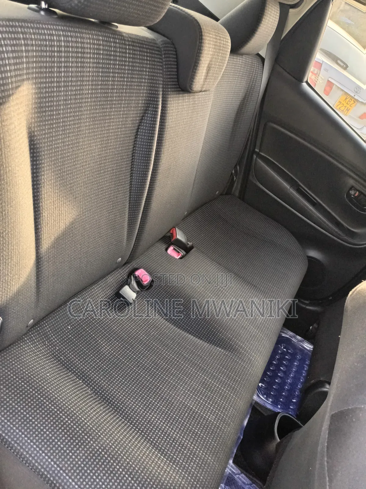 Toyota Vitz 2017 Silver