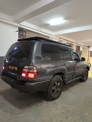 Toyota Land Cruiser 2003 Gray