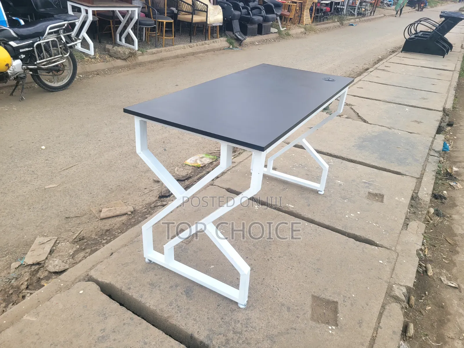 Computer Desk: 1.2m Office Table