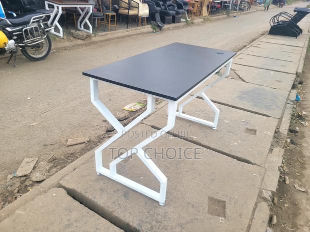 Computer Desk: 1.2m Office Table