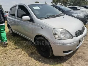 Toyota Vitz 2002 Silver