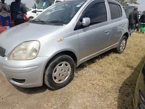 Toyota Vitz 2002 Silver
