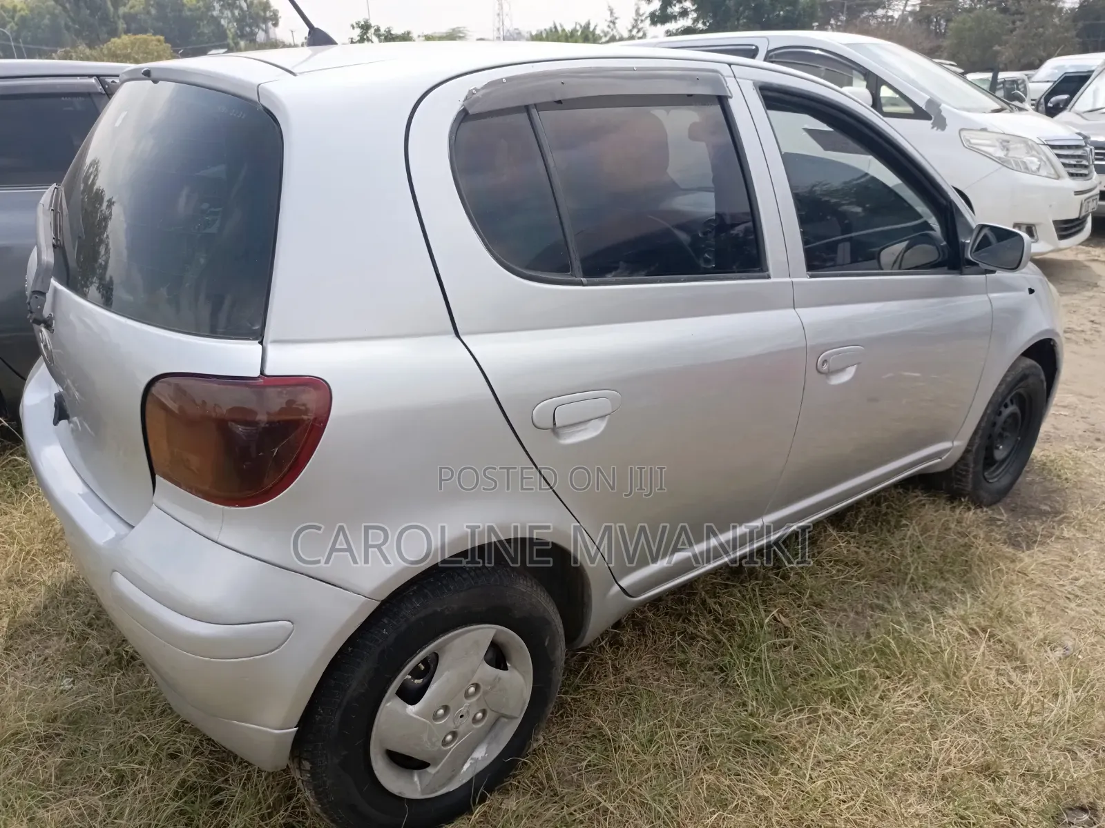 Toyota Vitz 2002 Silver