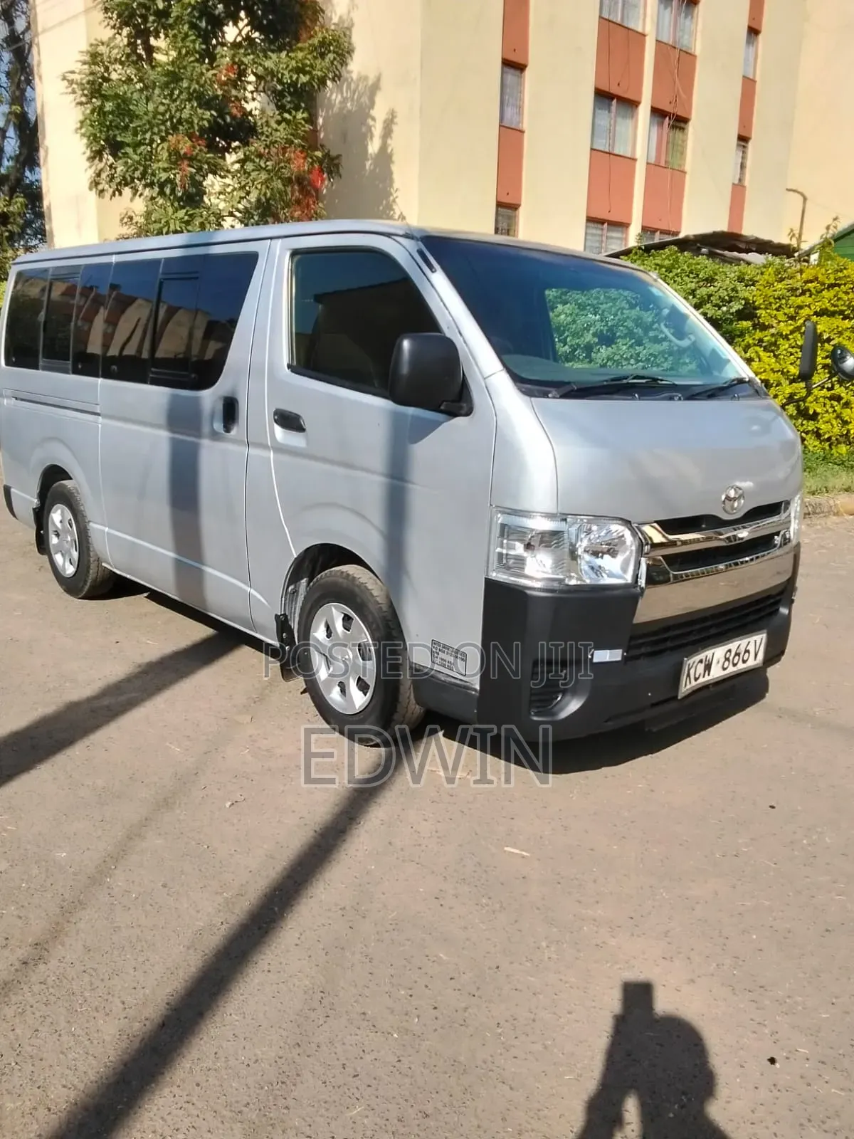 Toyota HiAce 2013 Silver