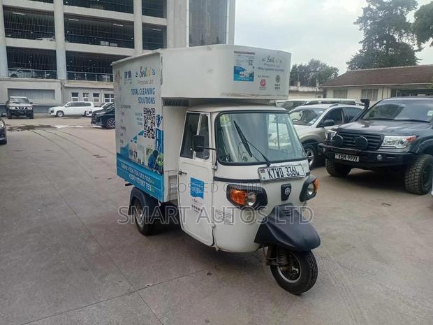 Piaggio 2025 White - thumbnail 7