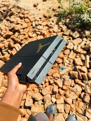 Ps4 With 10 Games, Installed
