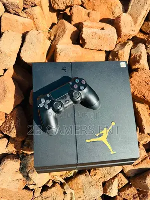Ps4 With 10 Games, Installed