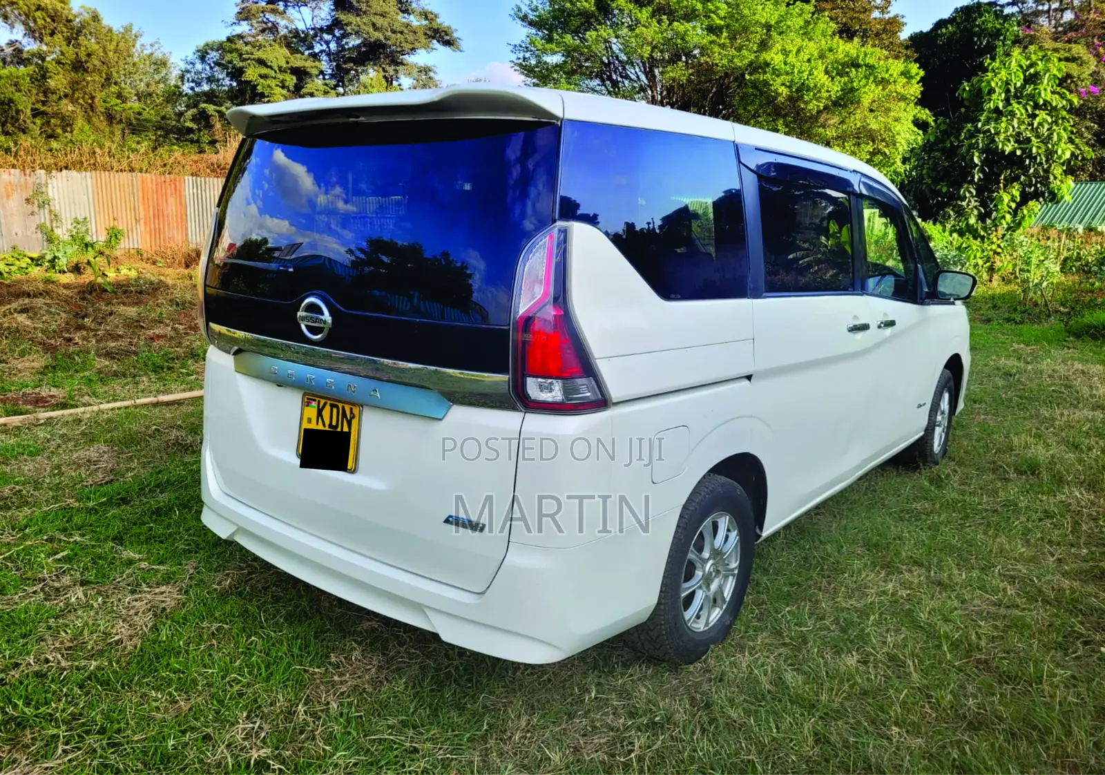Nissan Serena 2017 White