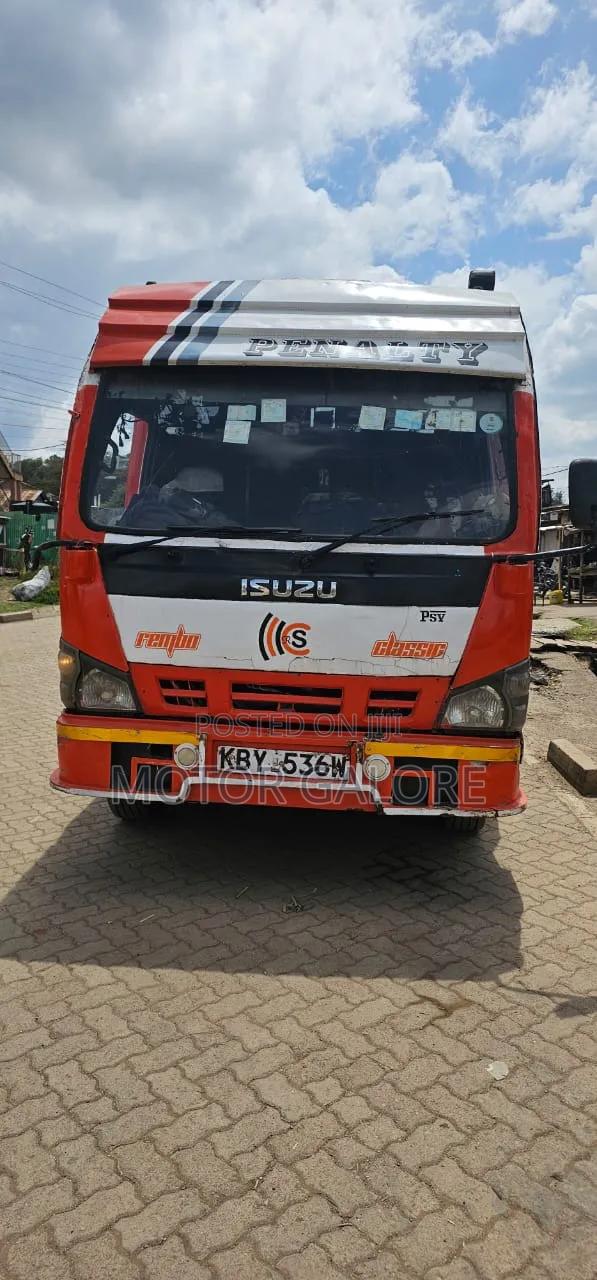 Isuzu NQR 2014 White