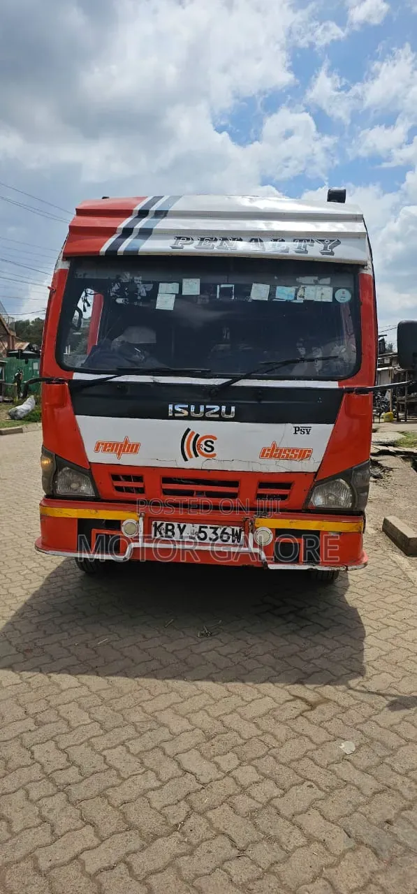 Isuzu NQR 2014 White