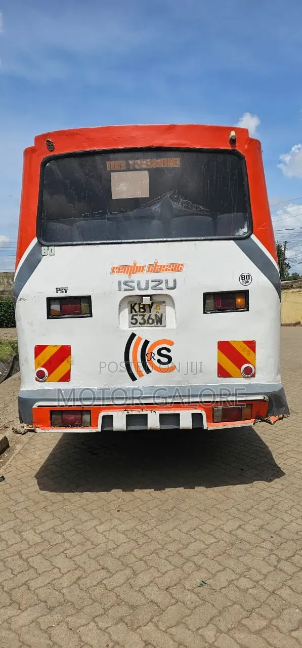 Isuzu NQR 2014 White