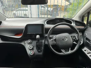 Toyota Sienta 2020 Black