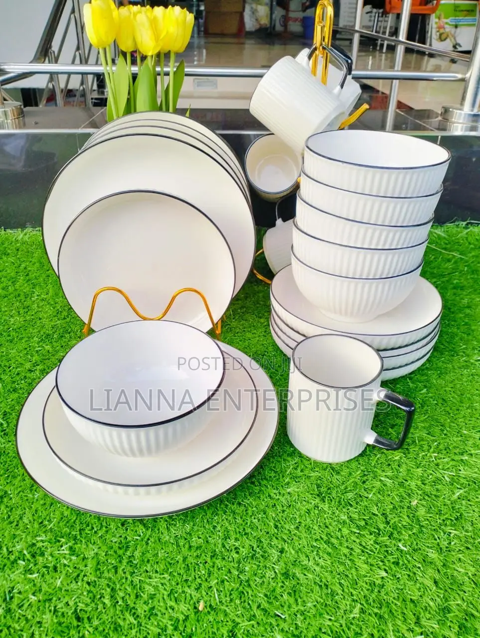 18 Pieces Japanese Dinner Set