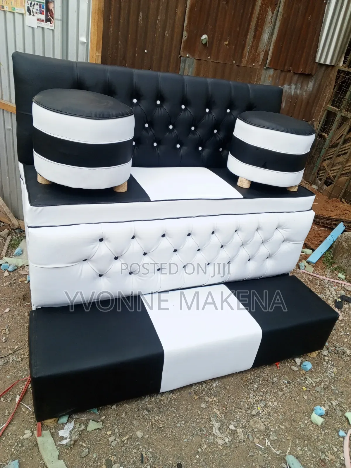 Pedicure Chair Black and White Color