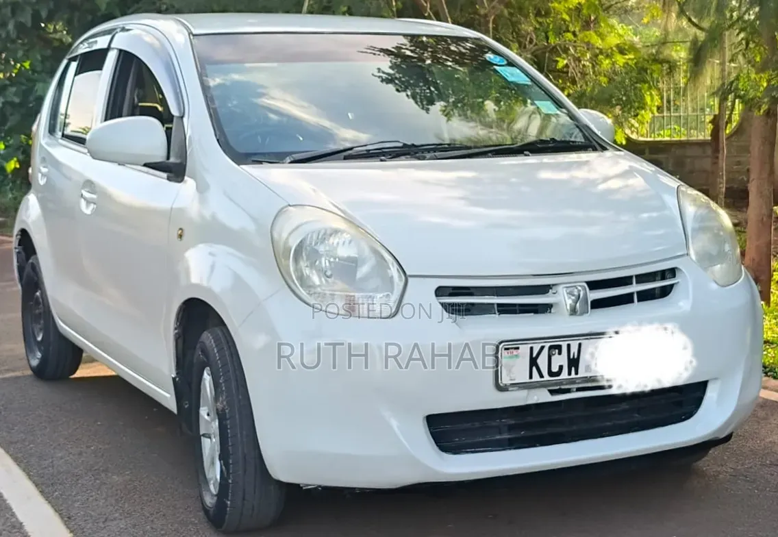 Toyota Passo 2012 Off white