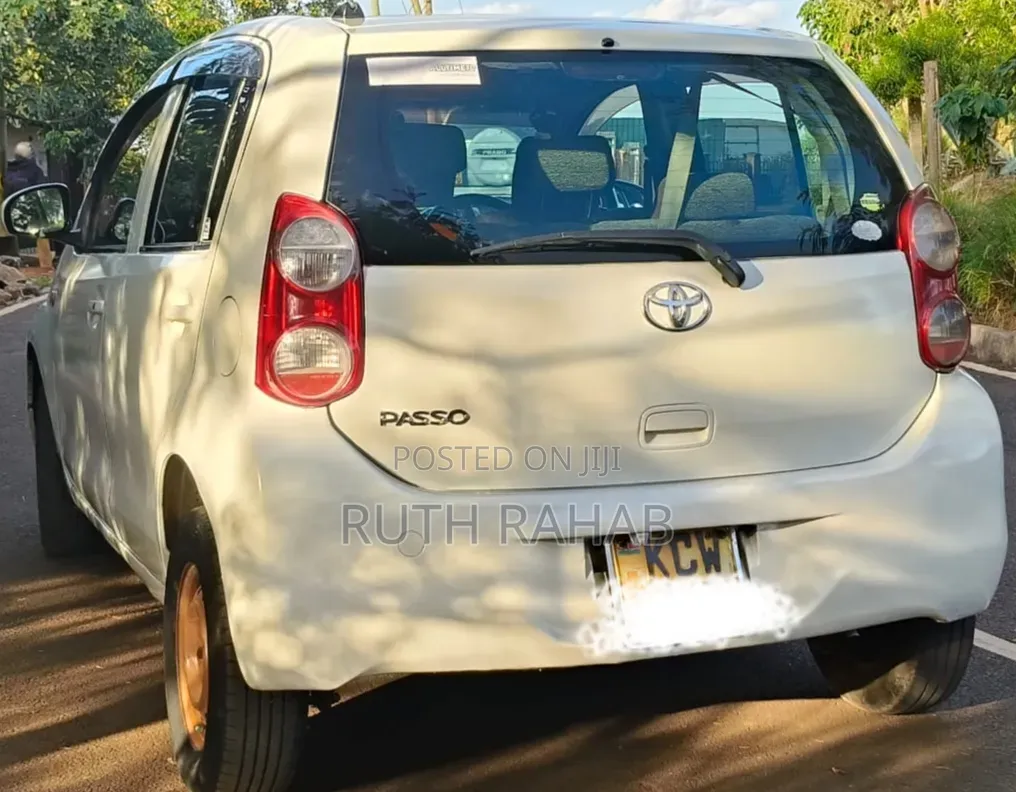 Toyota Passo 2012 Off white